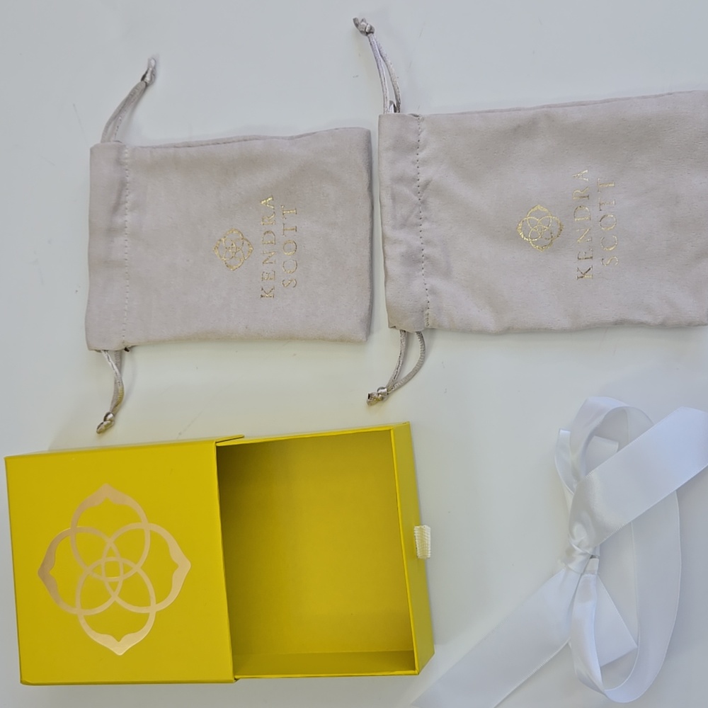 NWOT Kendra Scott gift box and 2 dust bags